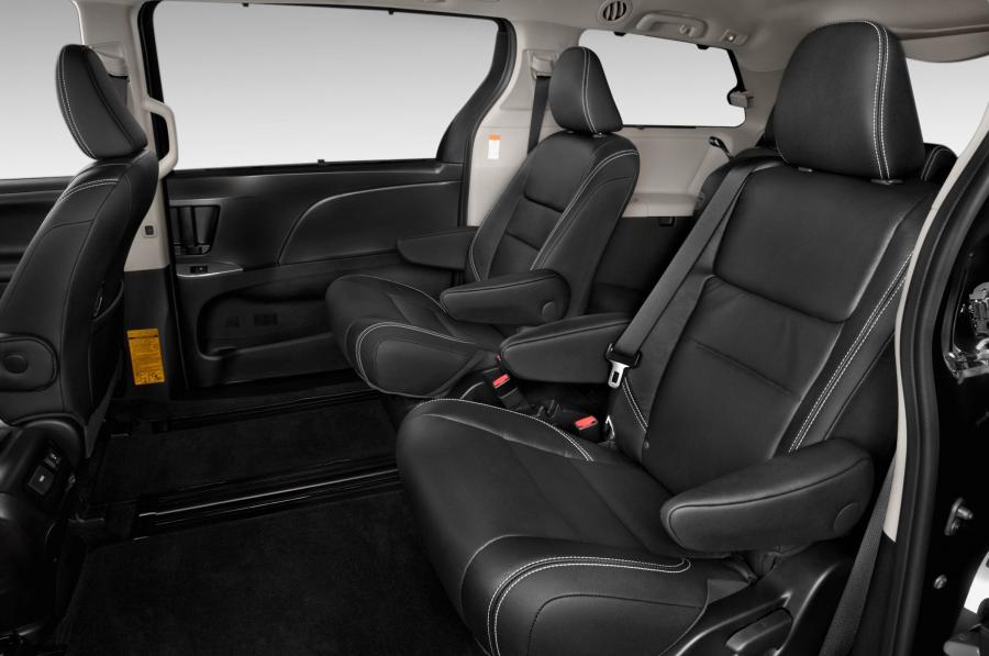  Toyota Sienna 2015 года  (фото 4 из 6)